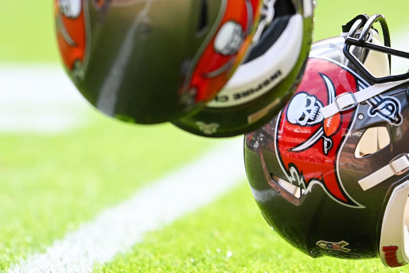 Tampa Bay Buccaneers v Cleveland Browns